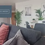 City Centre 2 Bedroomed Apartment - Great Views - Wifi